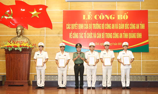 Công an 7 tỉnh triển khai kiện toàn tổ chức bộ máy và công tác cán bộ