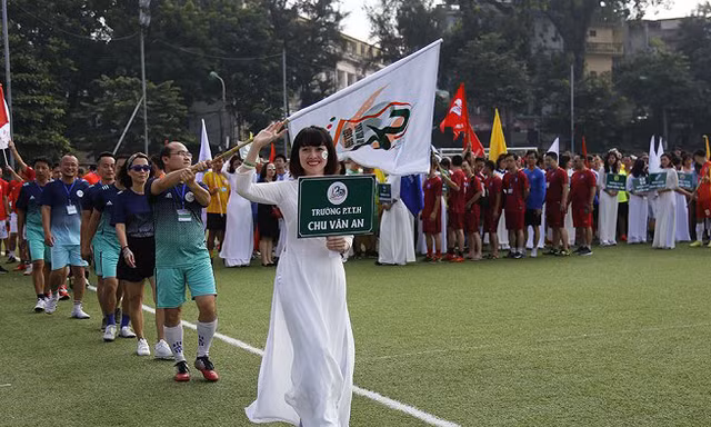 Khai mạc Cúp Kết nối 2018: Hội ngộ cựu học sinh THPT Hà Nội khóa 93-96