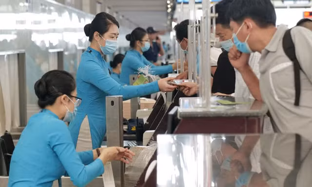 Đề nghị giữ quy định giá trần, không áp giá sàn vé máy bay