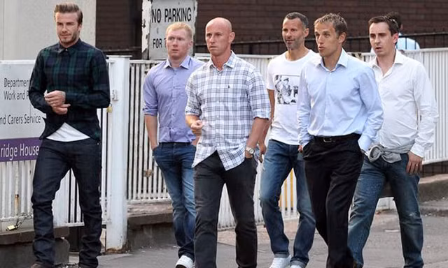 “Thế hệ 92” đứng ra mua lại M.U từ tay nhà Glazer.