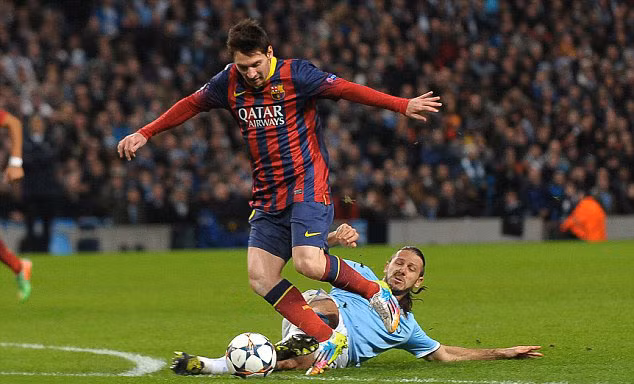 Tranh cãi về quả phạt đền ở trận Man City-Barca
