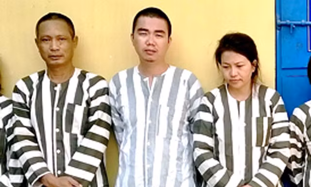 Các đối tượng trong vụ việc.