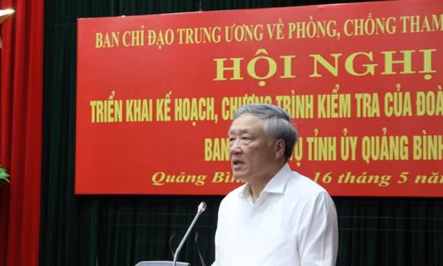 Đoàn công tác số 5 họp công bố quyết định kiểm tra phòng, chống tham nhũng tại Quảng Bình.