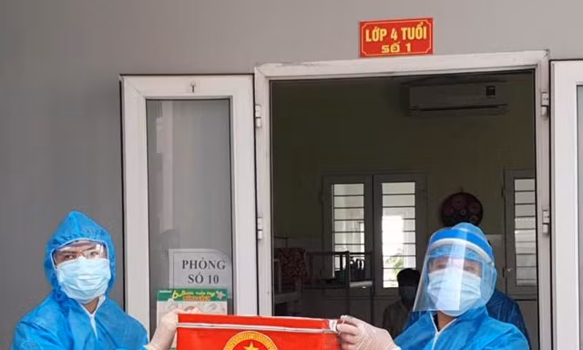 Những hình ảnh đầu tiên về bầu cử trong khu cách ly tại Bắc Ninh