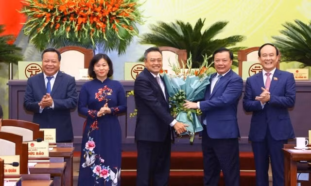 Hình ảnh HĐND Hà Nội bầu ông Trần Sỹ Thanh làm Chủ tịch UBND thành phố
