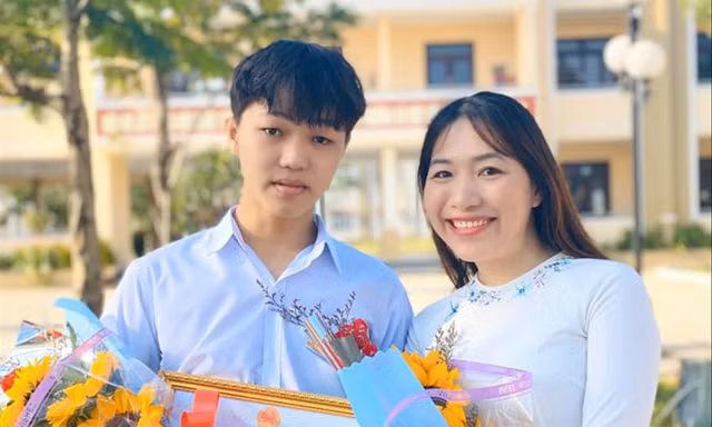 Ðặng Văn Quang - chàng trai xứ Quảng đạt 10 điểm môn Văn