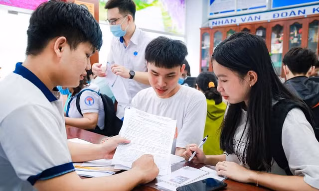 Thứ trưởng Bộ Giáo dục: Cân nhắc bỏ 'xét tuyển sớm' đại học