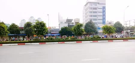 Khiếp vía bởi hàng chục quái xế đua xe dưới chân cầu Sài Gòn