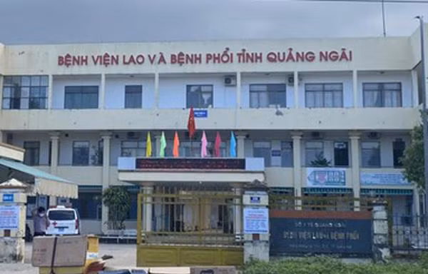 Bệnh viện Lao và Bệnh Phổi tỉnh Quảng Ngãi, nơi điều trị bệnh nhân COVID-19 nặng và nguy kịch