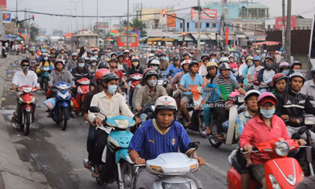 Ùn ùn trở lại thành phố làm việc sau lễ 