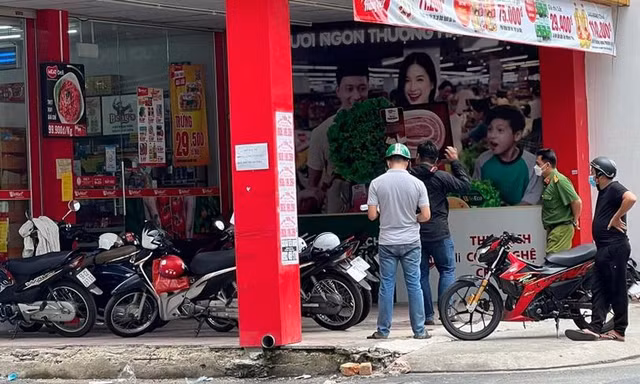 Nam thanh niên nghi dùng súng cướp cửa hàng tiện lợi ở TPHCM 