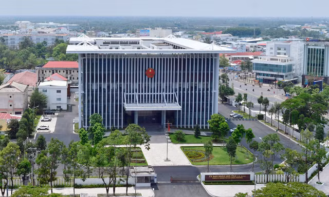 Cà Mau đang điều tra 10 vụ án liên quan đến tham nhũng