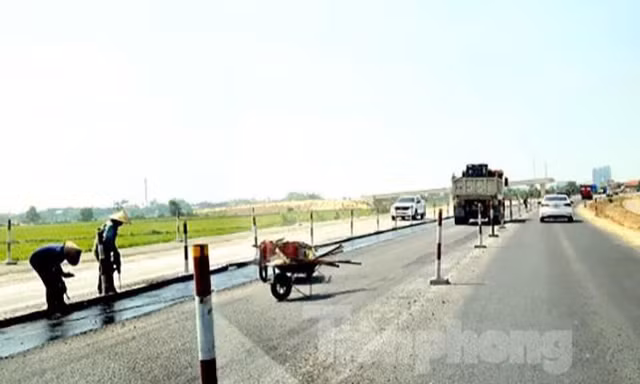 Băn khoăn nguồn vốn cho 3 dự án cao tốc