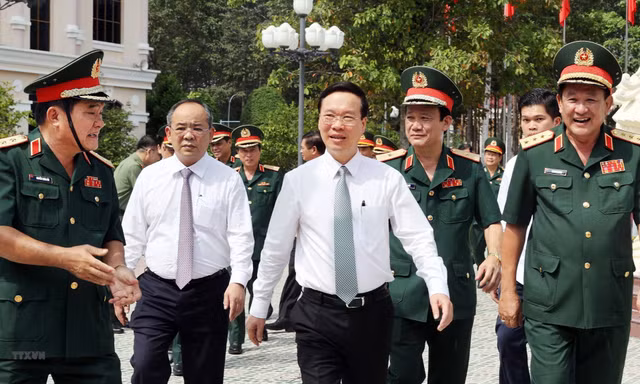Chủ tịch nước Võ Văn Thưởng làm việc tại Quân khu 9