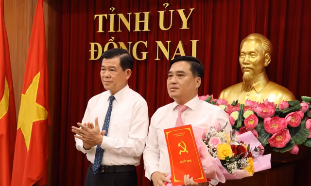 Ban Bí thư bổ nhiệm Trợ lý Trưởng Ban Tổ chức Trung ương, chỉ định, chuẩn y nhân sự 5 tỉnh