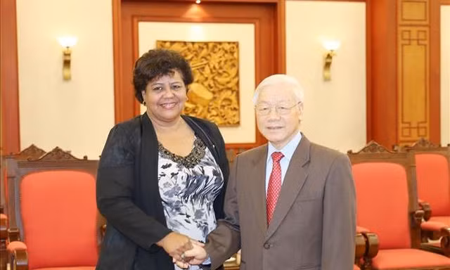 Tổng Bí thư Nguyễn Phú Trọng tiếp đồng chí Olga Lidia Tapia Iglesia. Ảnh TTXVN
