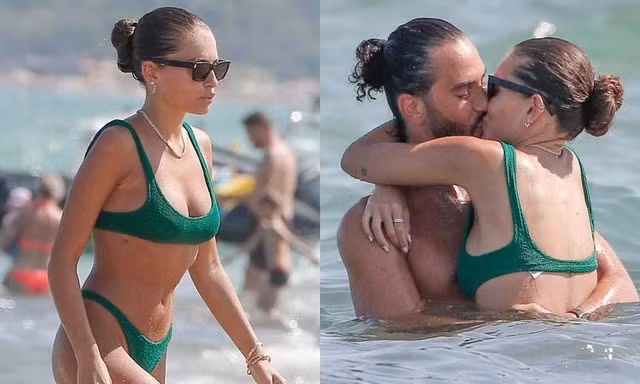 ‘Cô gái đẹp nhất thế giới’ gợi cảm khó cưỡng với bikini, ôm hôn bạn trai ngọt ngào trên biển