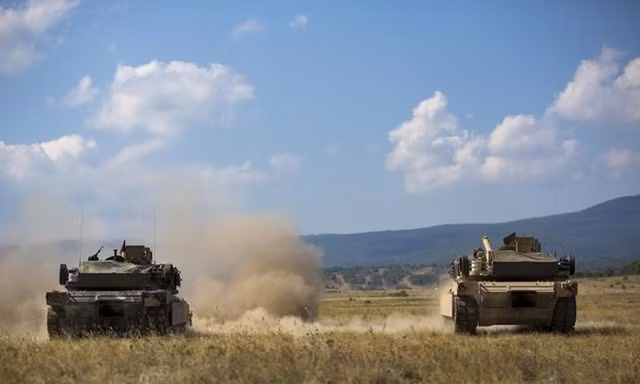 Uy lực chiến tăng M1A1 Abrams trong huấn luyện chiến đấu