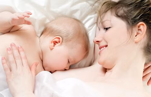 Tại sao bé trai, bé gái lại nhận dinh dưỡng khác nhau từ sữa mẹ?