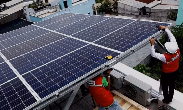 Lắp điện năng lượng mặt trời vừa dùng vừa bán ở Sài Gòn
