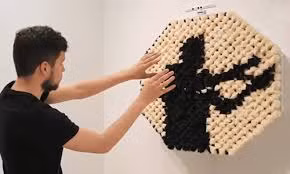 Nghệ sĩ Mỹ biến nhiều loại vật liệu thành gương