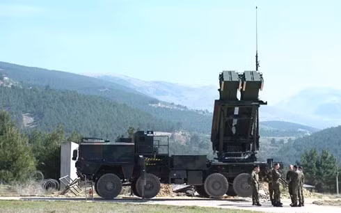 Cận cảnh quá trình triển khai hệ thống phòng thủ tên lửa S-400