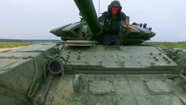 Sức mạnh 'bất khả chiến bại' của siêu xe tăng Nga Armata T-14