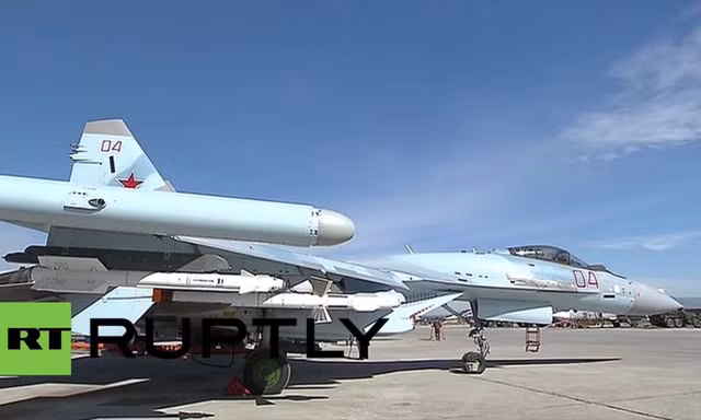 Tiêm kích Su-35S của Nga khi hoạt động tại căn cứ Hmeymim, Syria