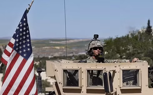 Pháo binh Mỹ làm nhiệm vụ ở Syria