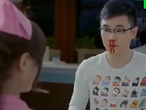 Chảy máu mũi khi thấy cảnh 'nóng' có phải là sự thật?