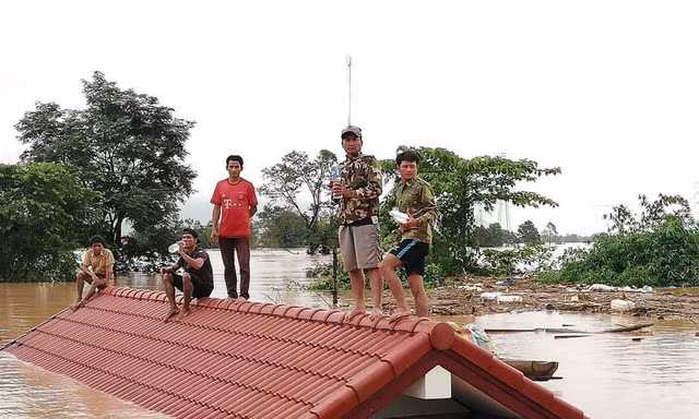 Báo Lào: 2 người thiệt mạng trong vụ vỡ đập thuỷ điện