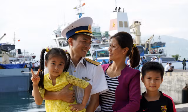 Gia đình trung úy QNCN Nguyễn Duy Chinh.