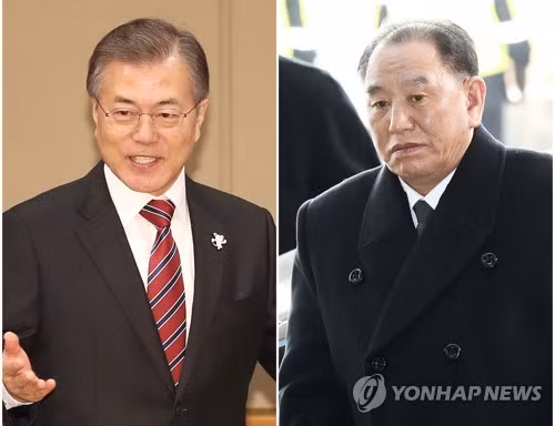 Tổng thống Hàn Quốc Moon Jae-in (trái) và Phó Chủ tịch Ủy ban Trung ương đảng Lao động Triều Tiên Kim Yong-chol (phải).