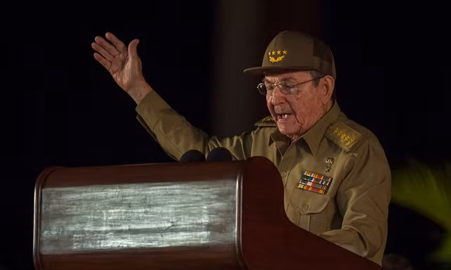 Chủ tịch Raúl Castro phát biểu trong lễ tưởng niệm lãnh tụ Fidel Castro tại .quảng trường Antonio Maceo.