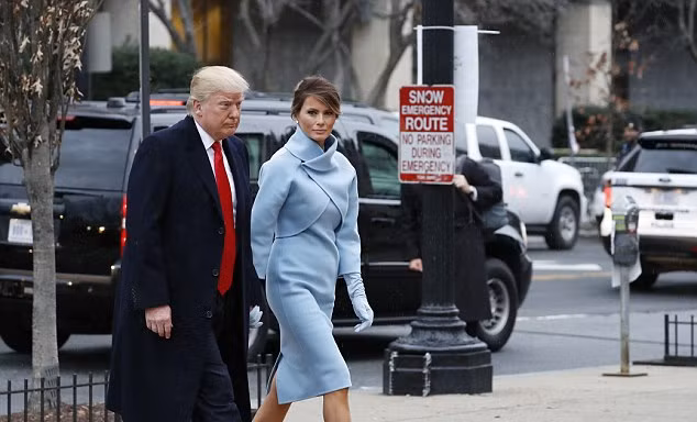 Trang phục 'Ngày Nhậm chức' của Melania Trump được khen nức nở