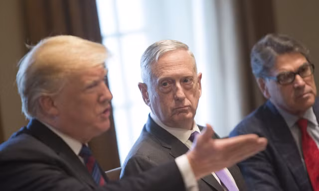 Tổng thống Mỹ Donald Trump và Bộ trưởng Quốc phòng Jim Mattis. Ảnh: Getty