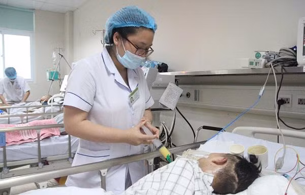 Nhiều phụ huynh nhầm lẫn biểu hiện ban đầu của bệnh khiến trẻ ngày càng nặng hơn. Ảnh: BV cung cấp