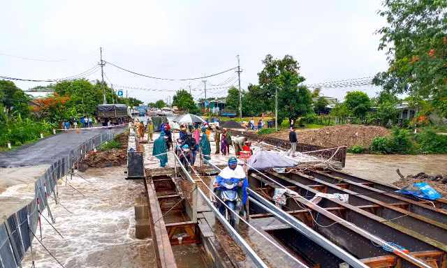 Mưa lớn ở Gia Lai khiến hàng trăm hộ dân bị cô lập