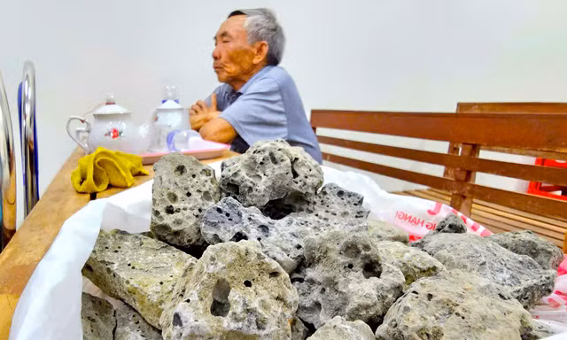 Dùng đá 'phổi' để làm đường, một phường bị phê bình