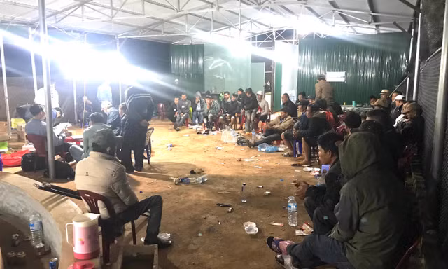 Công an tóm gọn nhóm đối tượng đánh bạc dưới hình thức đá gà