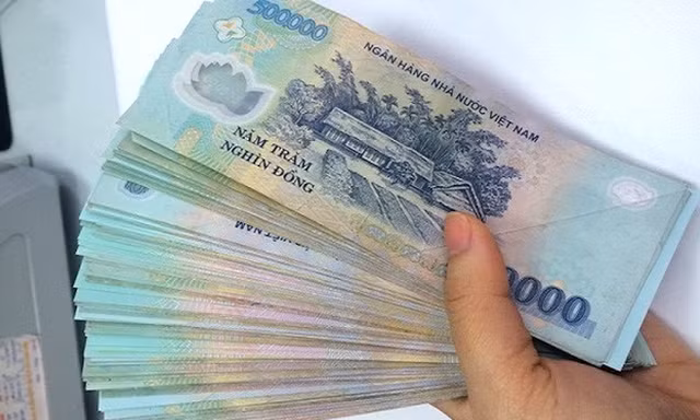 'Vợ hờ' của cán bộ CSGT vay tiền tỷ rồi...mất khả năng trả nợ