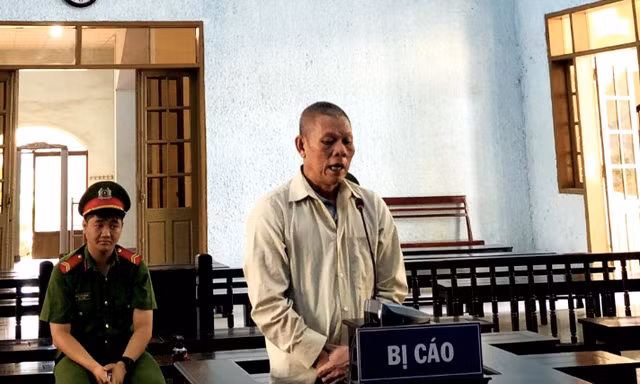 Tuyên án người đàn ông đổ xăng đốt 'vợ hờ'