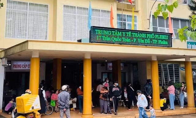 Khởi tố cha dượng xâm hại bé gái lớp 8 đến mang thai