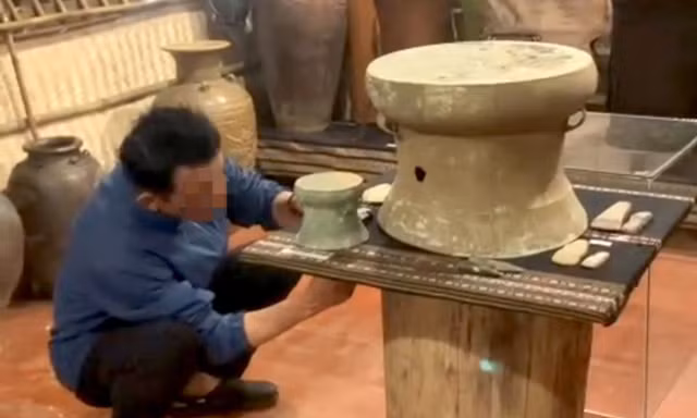 Cán bộ ngân hàng ở Gia Lai lấy 2 hiện vật cổ để làm ‘phép thử’ công tác bảo vệ?
