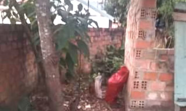 Bàng hoàng phát hiện bé trai sơ sinh đã tử vong trong bao tải