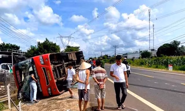18 người bị thương trong vụ lật xe khách ở Gia Lai hiện ra sao?