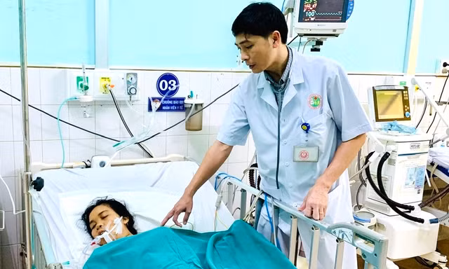 Bác sĩ kể giây phút cứu người phụ nữ bị kéo đâm thủng tim