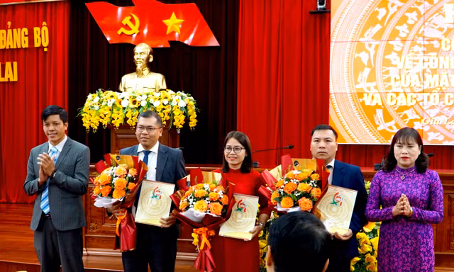 Uỷ ban MTTQ Việt Nam tỉnh Gia Lai công bố quyết định sau khi sắp xếp bộ máy