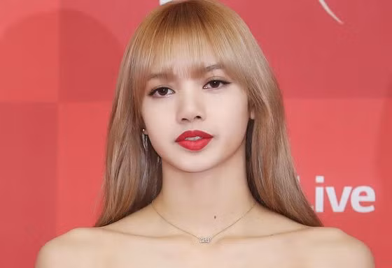 Lisa (Black Pink) bỗng chốc bị cộng đồng fan tại Trung Quốc “tẩy chay” chỉ vì một tấm ảnh