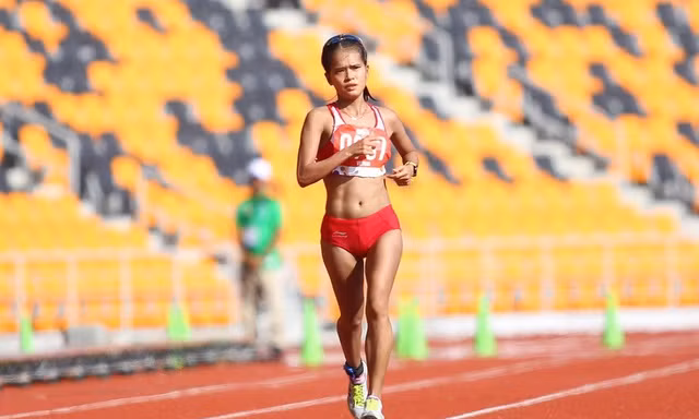 Hai VÐV HCÐ SEA Games Phạm Thị​ Hồng Lệ và Hoàng​ Nguyên Thanh cùng tranh tài tại Tiền Phong Marathon 2020